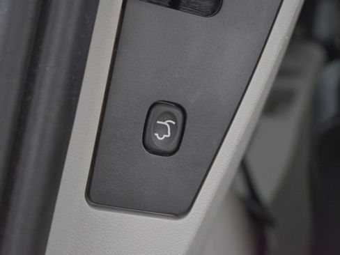 Used 2019 Dodge Grand Caravan SXT image 46