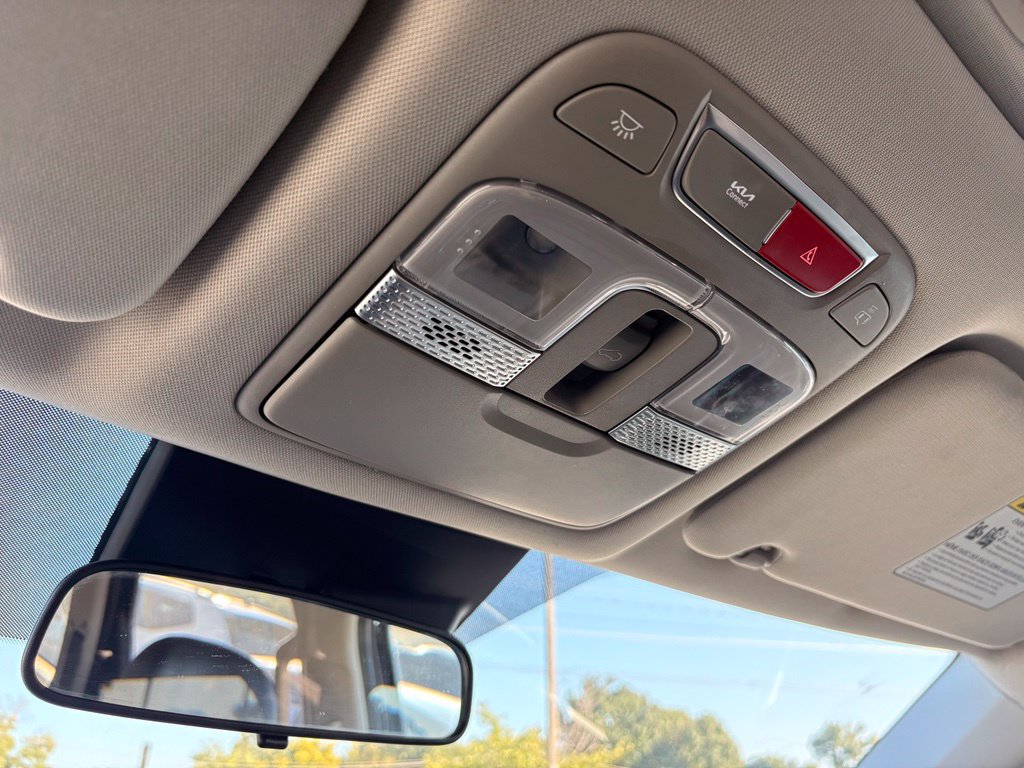 Used 2025 Kia Telluride S AWD/4WD image 22