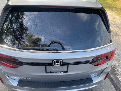 New 2026 Honda Odyssey Touring image 14