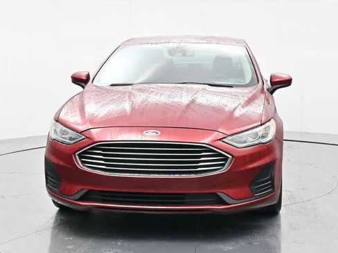 Used 2019 Ford Fusion SE FWD image 2