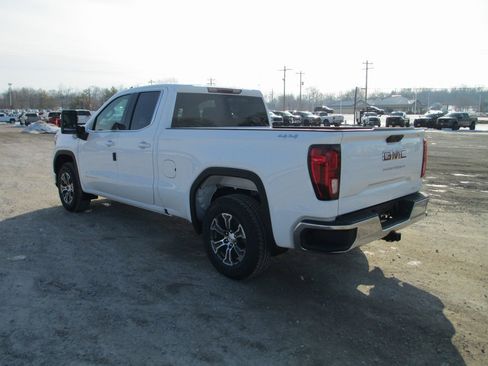 New 2026 GMC Sierra 1500 SLE w/ Max Trailering Package image 7