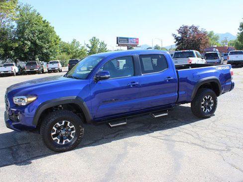 Used 2022 Toyota Tacoma TRD Off-Road w/ TRD Premium Off Road Package AWD/4WD image 1