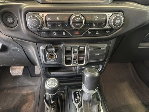 Used 2020 Jeep Gladiator Overland w/ Dual Top Group image 15