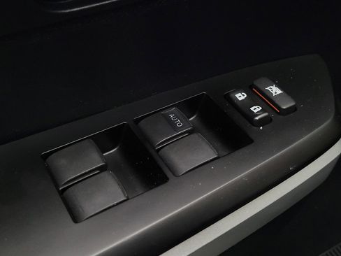 Used 2017 Toyota Tundra SR5 image 27