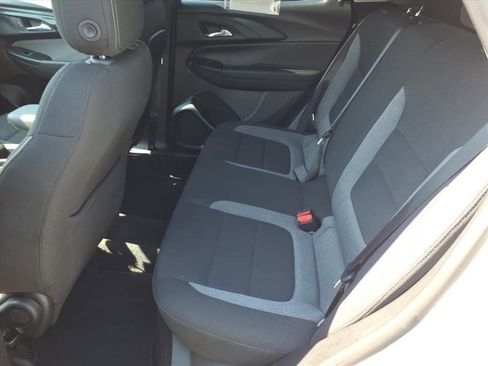Used 2025 Chevrolet TrailBlazer LT AWD/4WD image 14