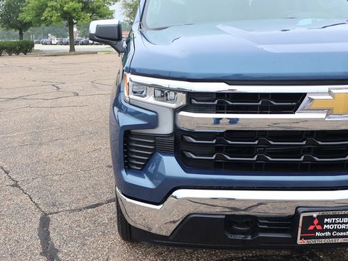 Used 2024 Chevrolet Silverado 1500 LT AWD/4WD image 12