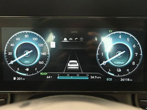 Used 2025 Hyundai Elantra Limited image 35