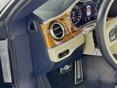Used 2022 Bentley Continental GT image 10