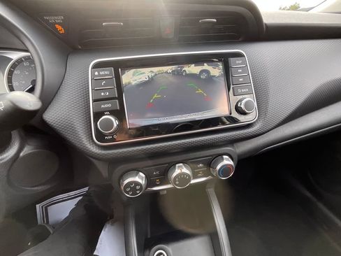 Certified 2025 Nissan Kicks Play S image 36