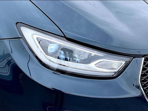 Used 2024 Chrysler Pacifica Touring-L FWD image 33