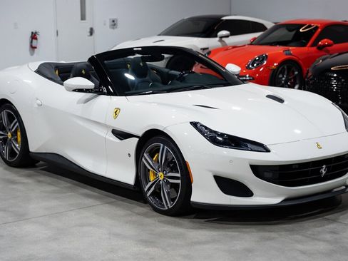 Used 2019 Ferrari Portofino image 9