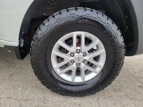 Used 2014 Nissan Xterra S image 28