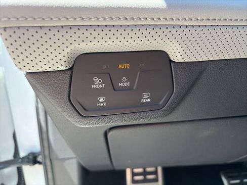 New 2026 Volkswagen Atlas Peak Edition AWD/4WD image 16