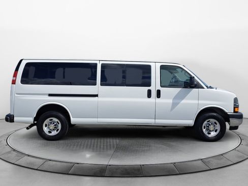 Used 2024 Chevrolet Express 3500 LT w/ LT Preferred Equipment Group RWD image 8