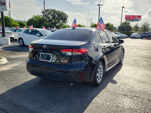Used 2022 Toyota Corolla LE FWD image 11