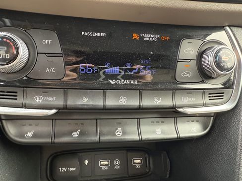 Used 2019 Hyundai Santa Fe AWD image 24