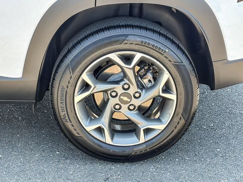 Certified 2024 Chevrolet Trax LT FWD image 14