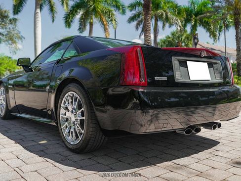 Used 2004 Cadillac XLR RWD image 16