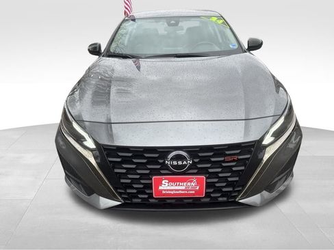 Used 2024 Nissan Altima 2.5 SR image 3