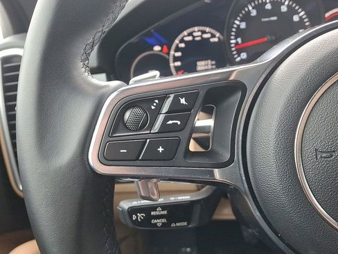 Used 2019 Porsche Cayenne Base image 22