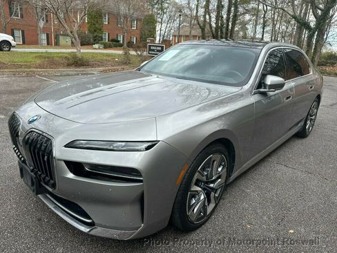 Used 2023 BMW i7 xDrive60 w/ Executive Package 2 image 7