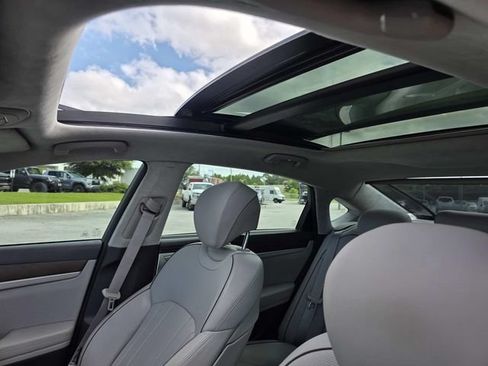 Used 2018 Genesis G80 5.0 Ultimate RWD image 9