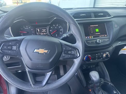 Used 2023 Chevrolet TrailBlazer LT FWD image 8