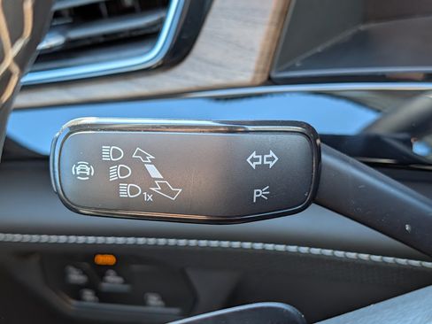Certified 2025 Volkswagen Atlas SE AWD/4WD image 32