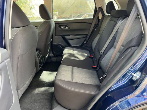 Used 2025 Nissan Rogue SV FWD image 40
