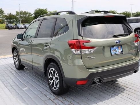 Used 2021 Subaru Forester Premium AWD/4WD image 3