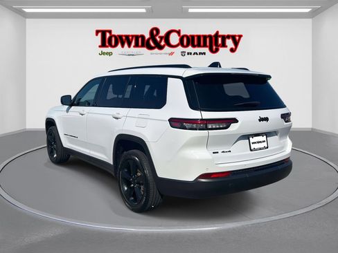 Certified 2023 Jeep Grand Cherokee L Laredo image 7