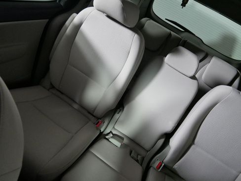 Used 2019 Kia Sedona LX FWD image 12