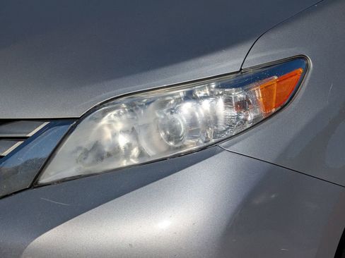 Used 2015 Toyota Sienna LE image 8