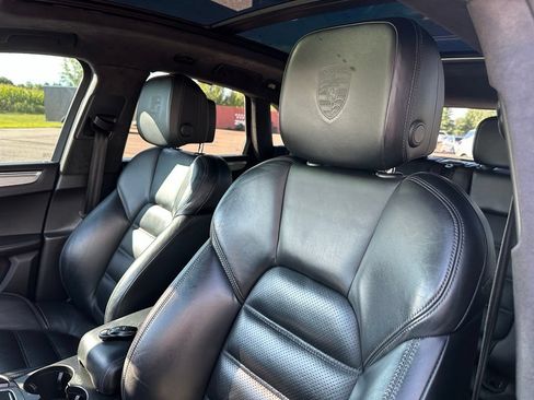 Used 2015 Porsche Macan Turbo AWD/4WD image 14