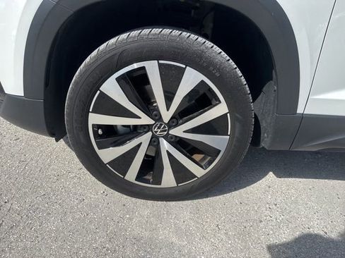Used 2023 Volkswagen Taos SE image 10