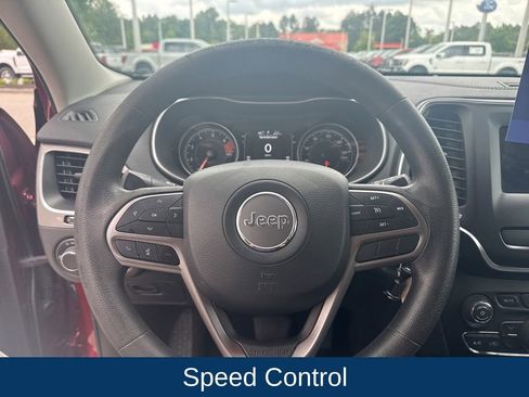 Used 2021 Jeep Cherokee Latitude FWD image 16