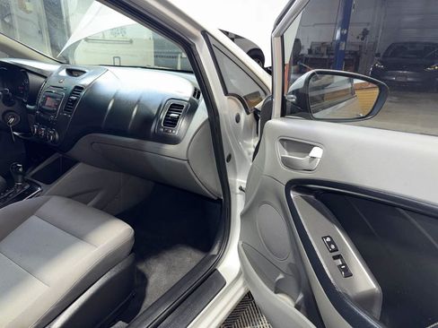 Used 2018 Kia Forte LX FWD image 24