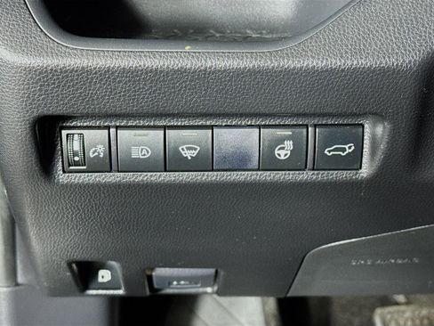 Used 2021 Toyota RAV4 SE w/ Weather & Moonroof Package image 11