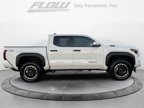 Used 2025 Toyota Tacoma TRD Off-Road image 10