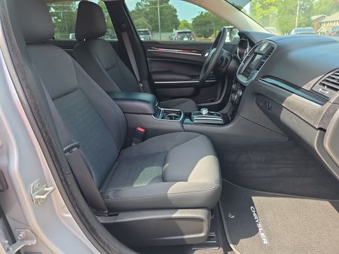 Used 2023 Chrysler 300 Touring w/ Safetytec Plus Group RWD image 15