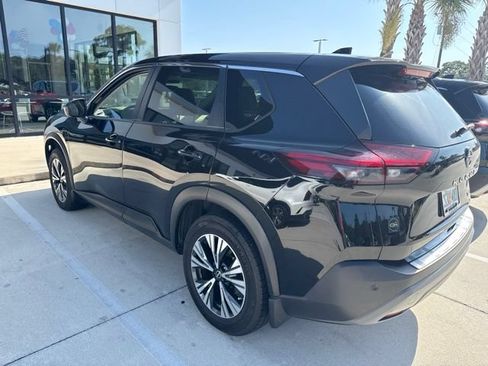 Used 2023 Nissan Rogue SV FWD image 5