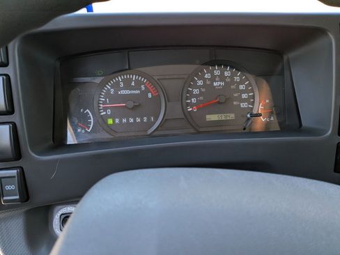 Used 2018 Isuzu NPR image 20