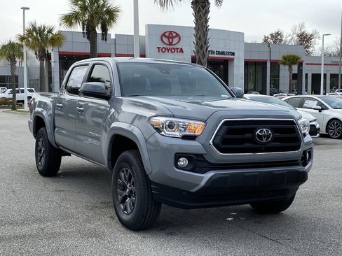 Used 2021 Toyota Tacoma SR5 RWD image 2