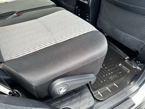 Used 2016 Toyota 4Runner SR5 AWD/4WD image 23