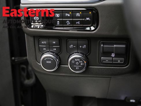 Used 2025 GMC Yukon XL Denali w/ Denali Reserve Package AWD/4WD image 19
