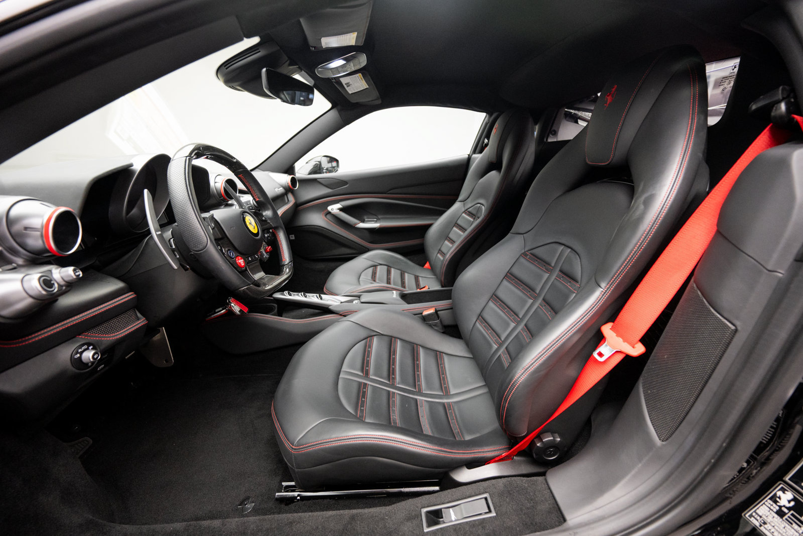 Used 2022 Ferrari F8 Tributo RWD image 12