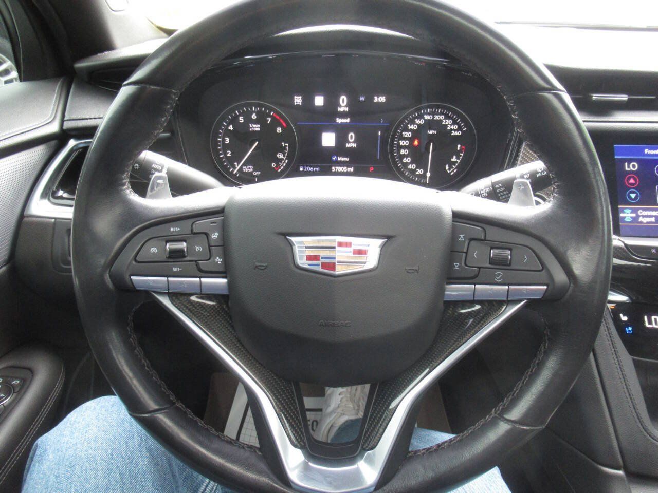 Used 2022 Cadillac XT6 Sport w/ Technology Package AWD/4WD image 19