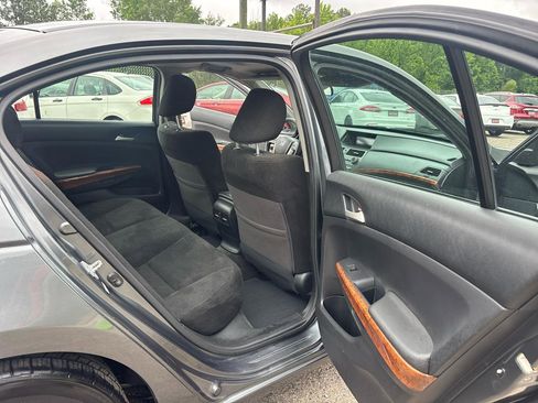 Used 2011 Honda Accord EX image 16