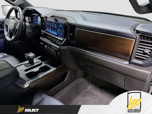 Used 2024 Chevrolet Silverado 1500 High Country AWD/4WD image 34
