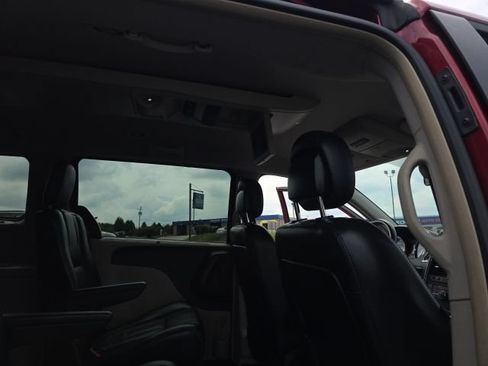 Used 2012 Chrysler Town & Country Touring-L w/ Entertainment Group #2 FWD image 45
